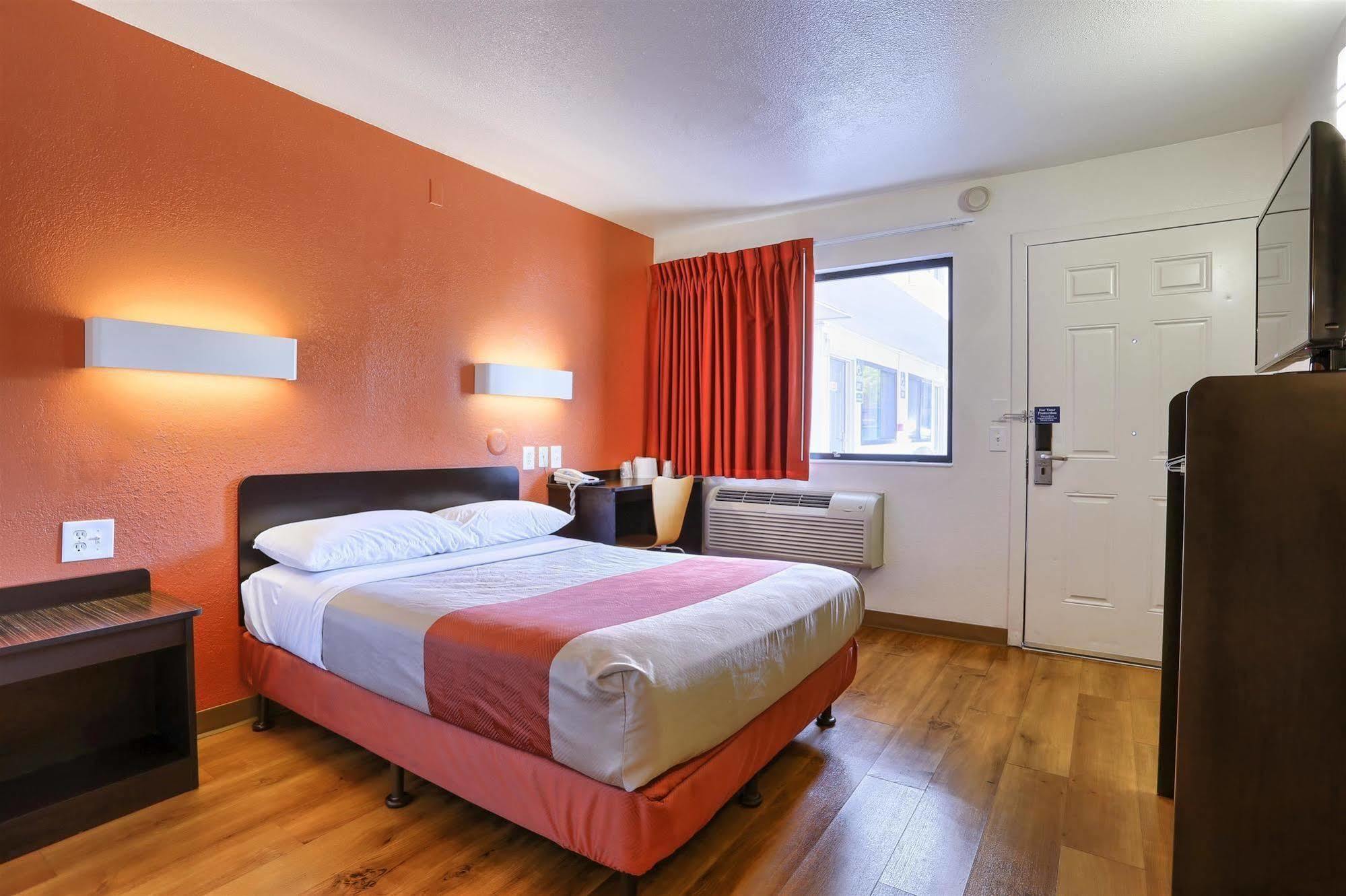 Super 8 By Wyndham 2*