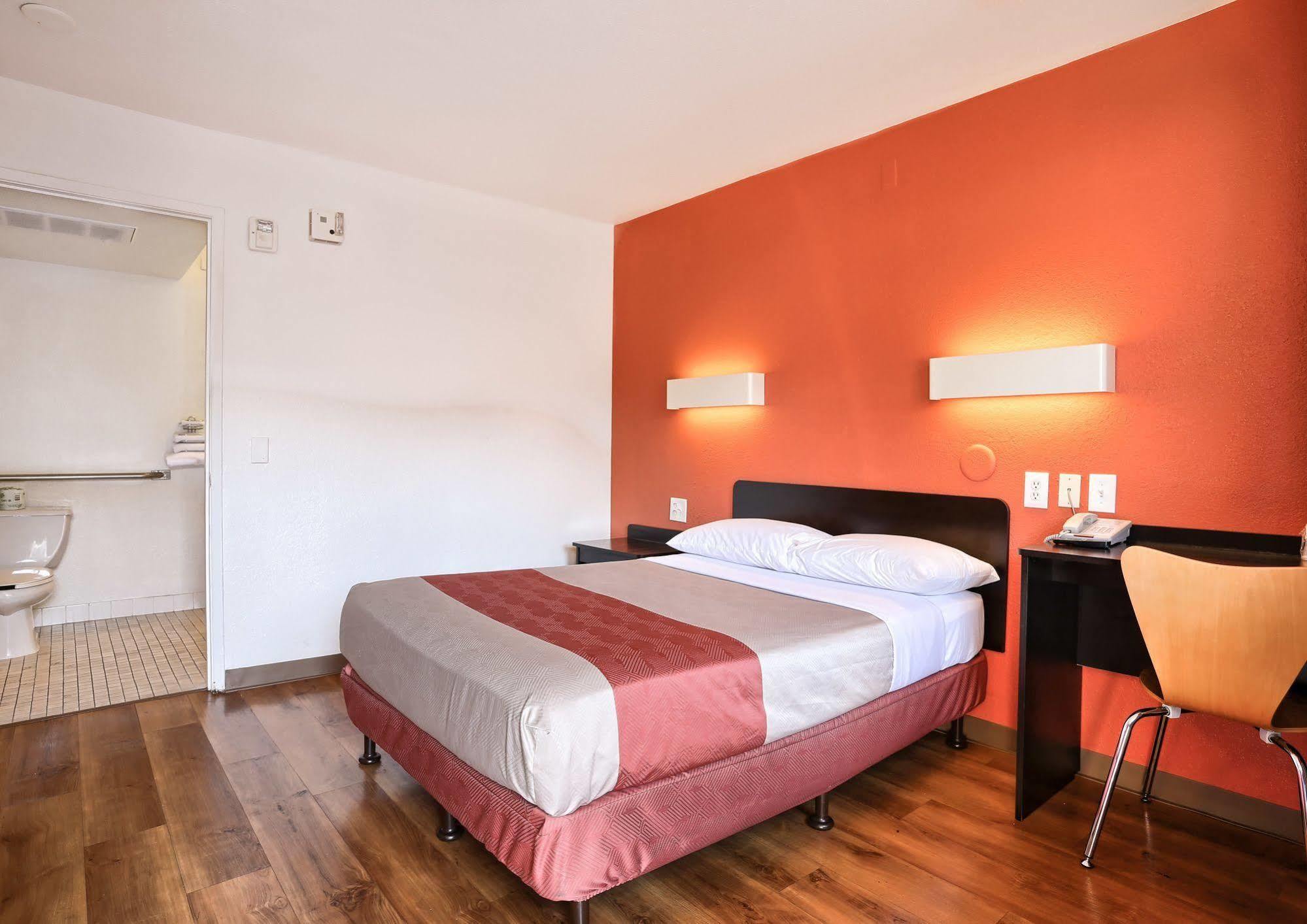Super 8 By Wyndham 2*